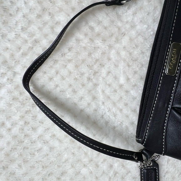 🩷Coach Bags Coach
Wristlet💚🩷💚 - Picture 2 of 11